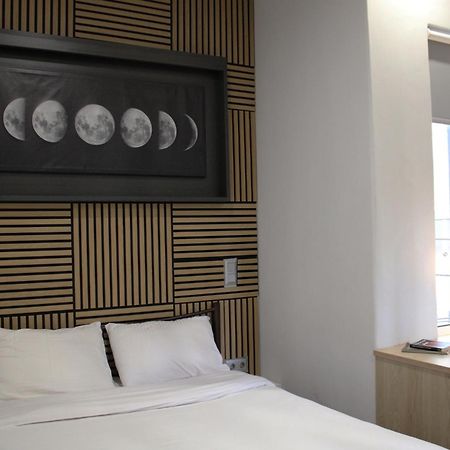Aris Premium Accommodations Atene Esterno foto
