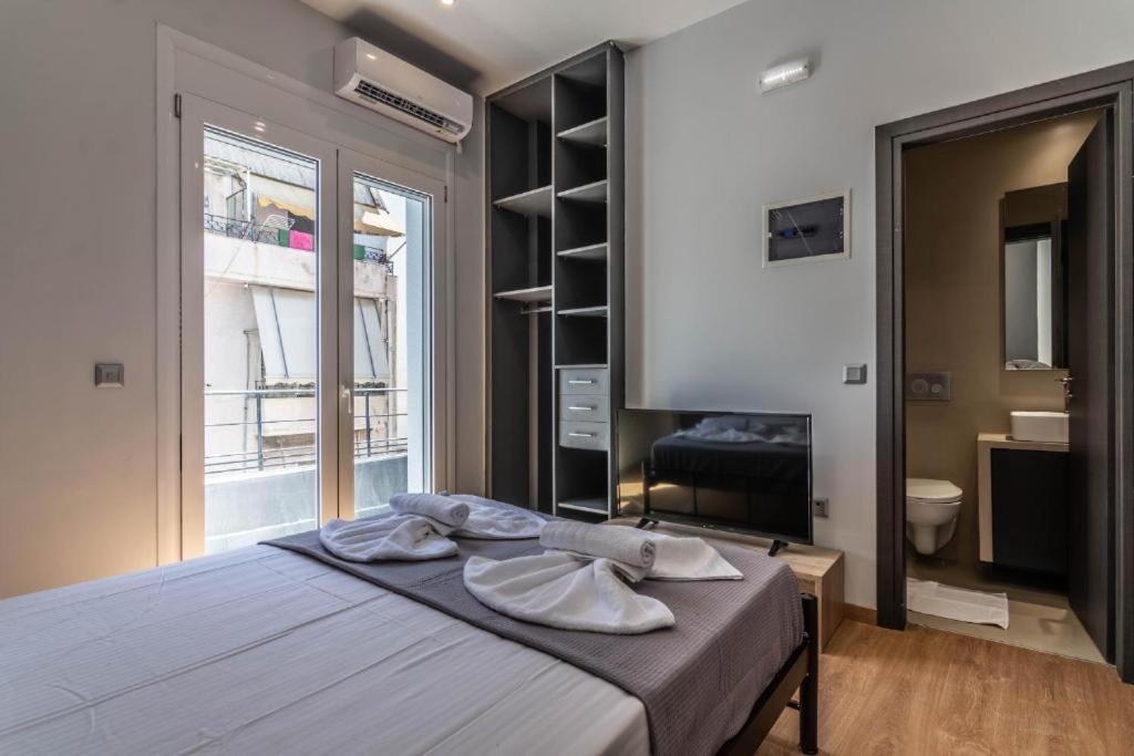 Aris Premium Accommodations Atene Esterno foto